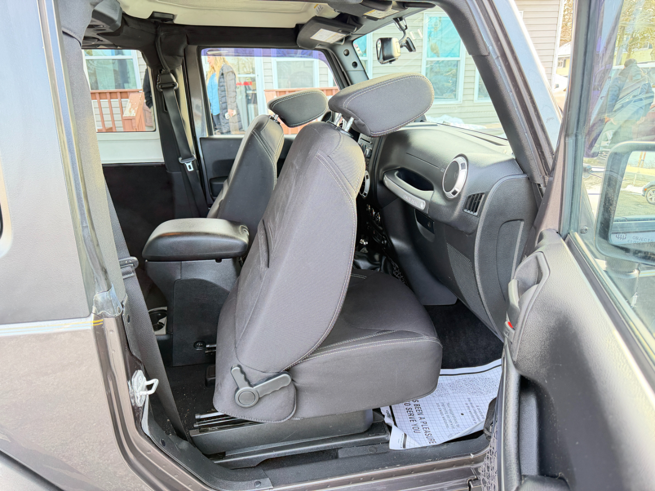 Jeep Wrangler 4WD 2dr Sahara 2014