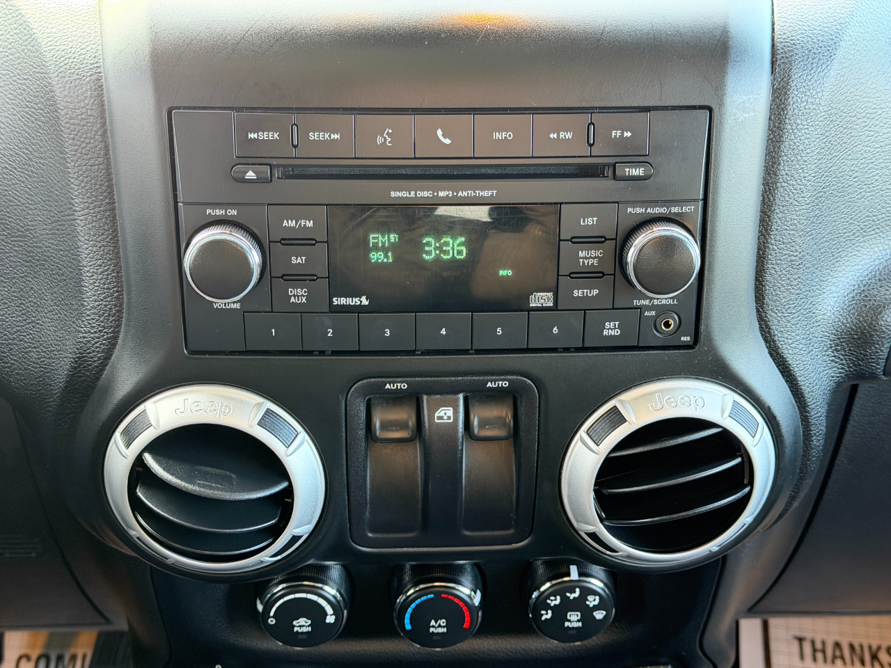 Jeep Wrangler 4WD 2dr Sahara 2014