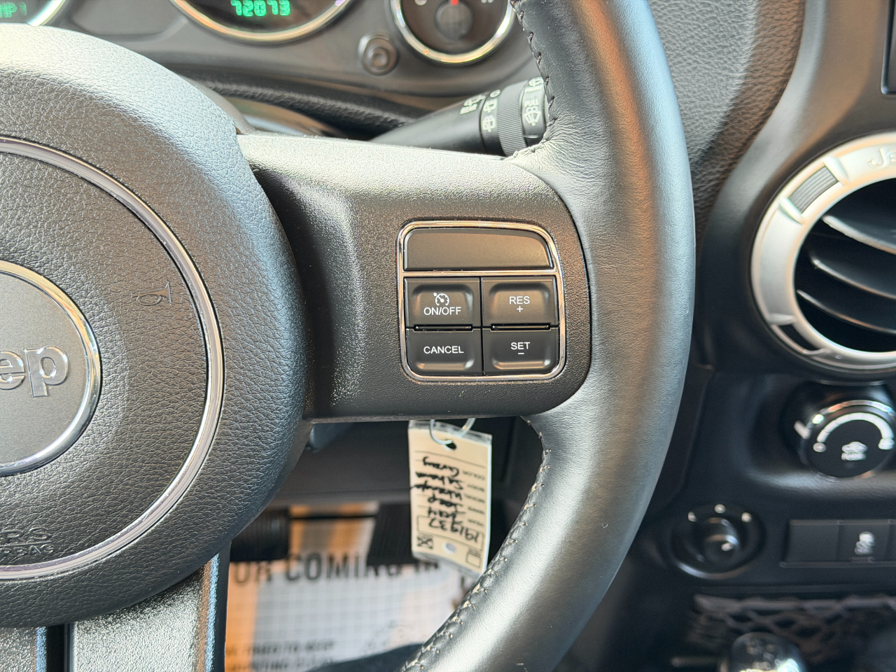 Jeep Wrangler 4WD 2dr Sahara 2014