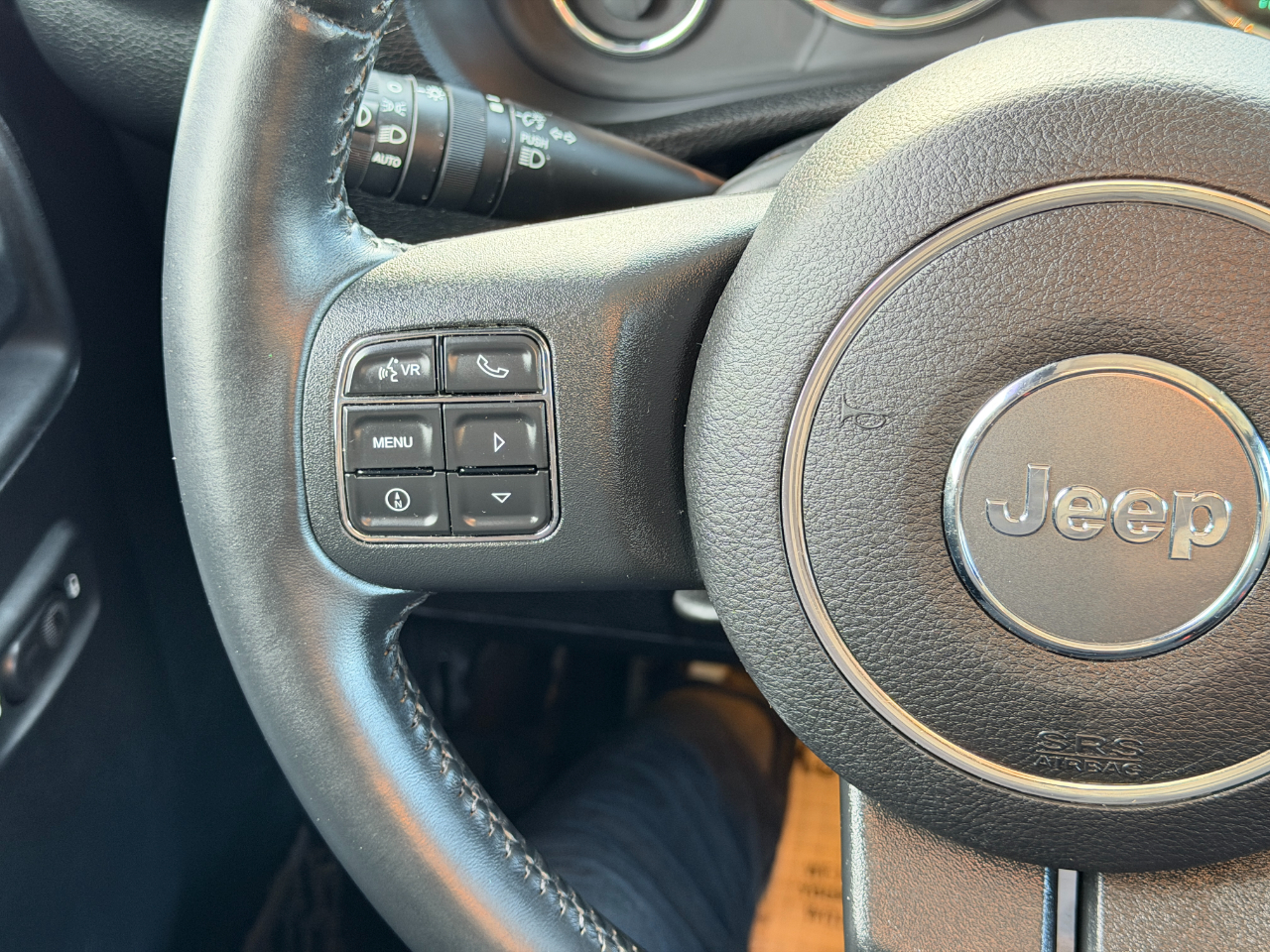 Jeep Wrangler 4WD 2dr Sahara 2014