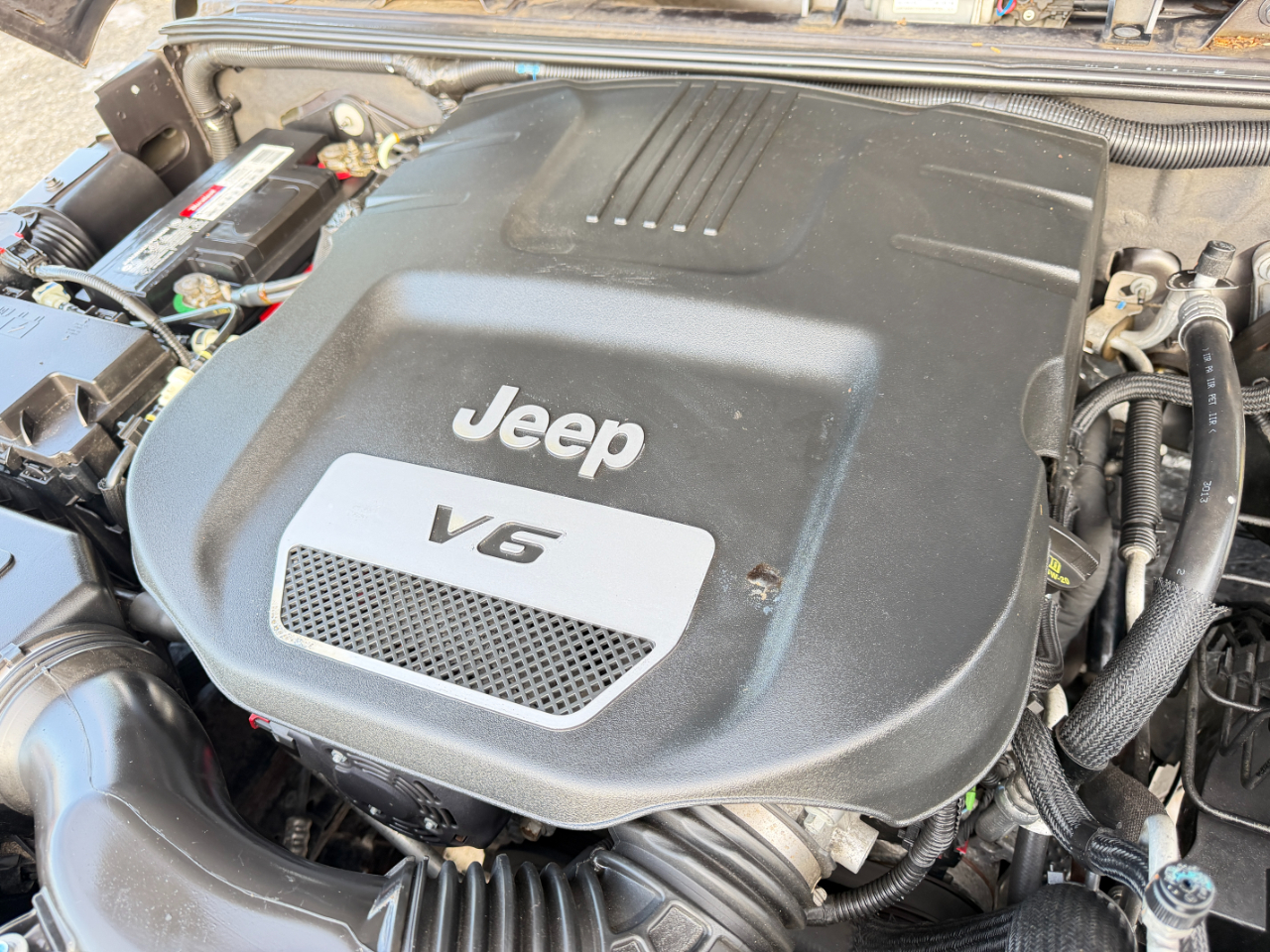 Jeep Wrangler 4WD 2dr Sahara 2014