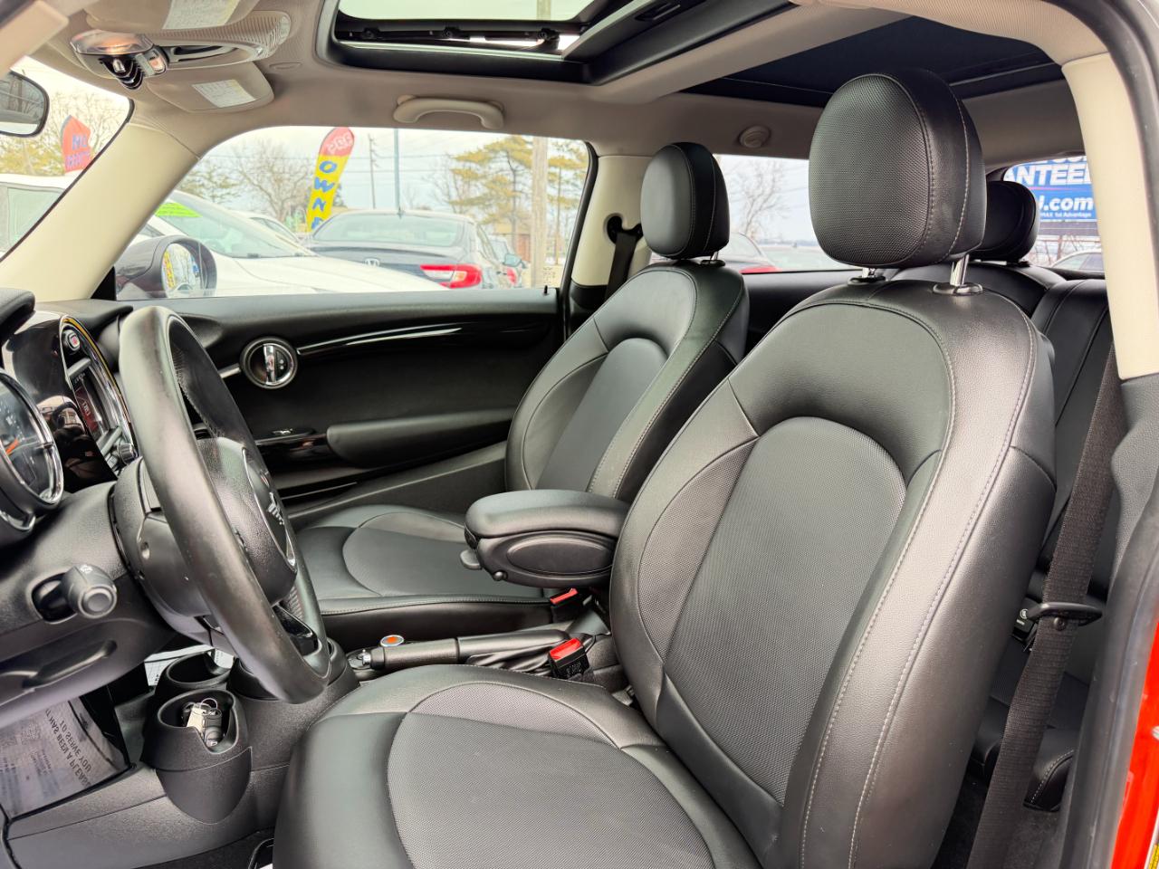 MINI Hardtop 2 Door Cooper FWD 2019