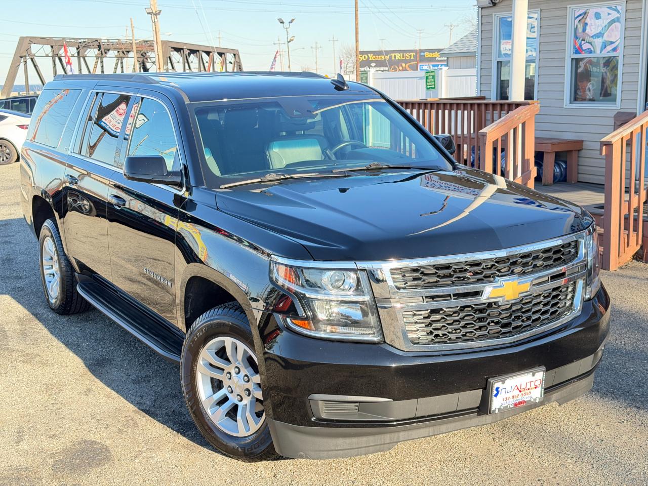 Chevrolet Suburban 4WD 4dr LT 2020