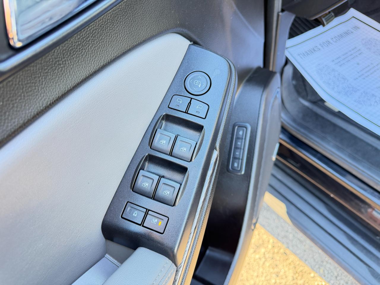 Chevrolet Suburban 4WD 4dr LT 2020