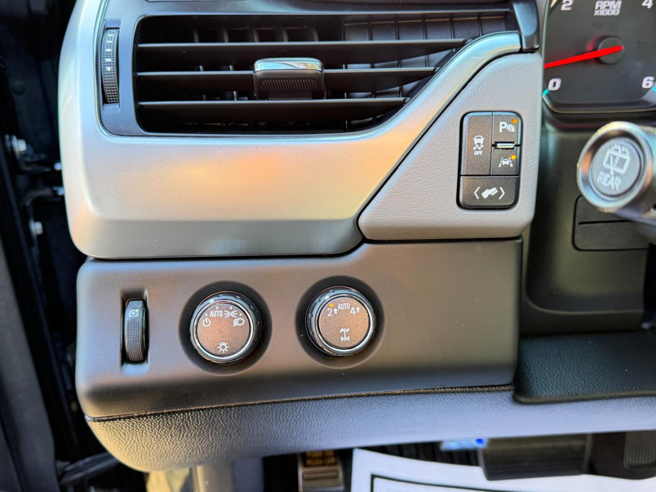 Chevrolet Suburban 4WD 4dr LT 2020