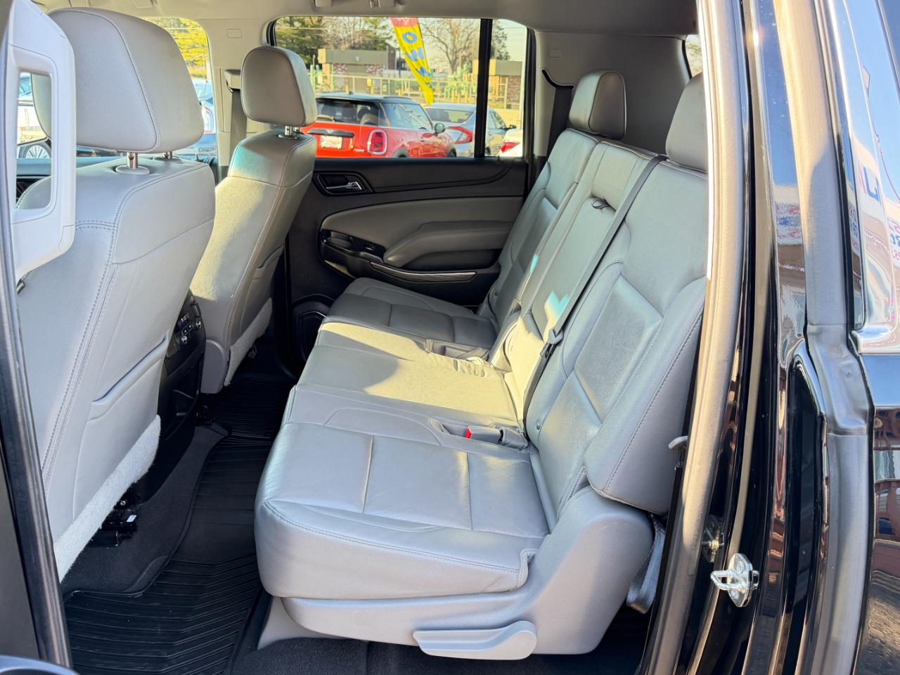 Chevrolet Suburban 4WD 4dr LT 2020