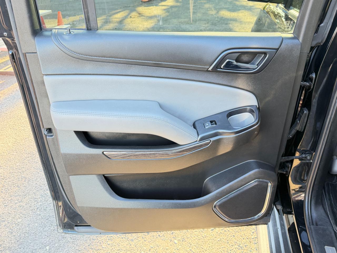 Chevrolet Suburban 4WD 4dr LT 2020