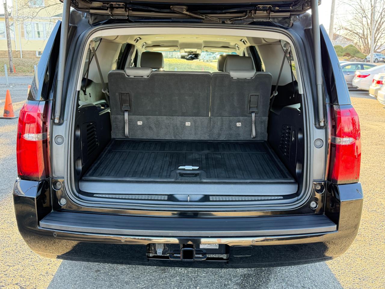 Chevrolet Suburban 4WD 4dr LT 2020