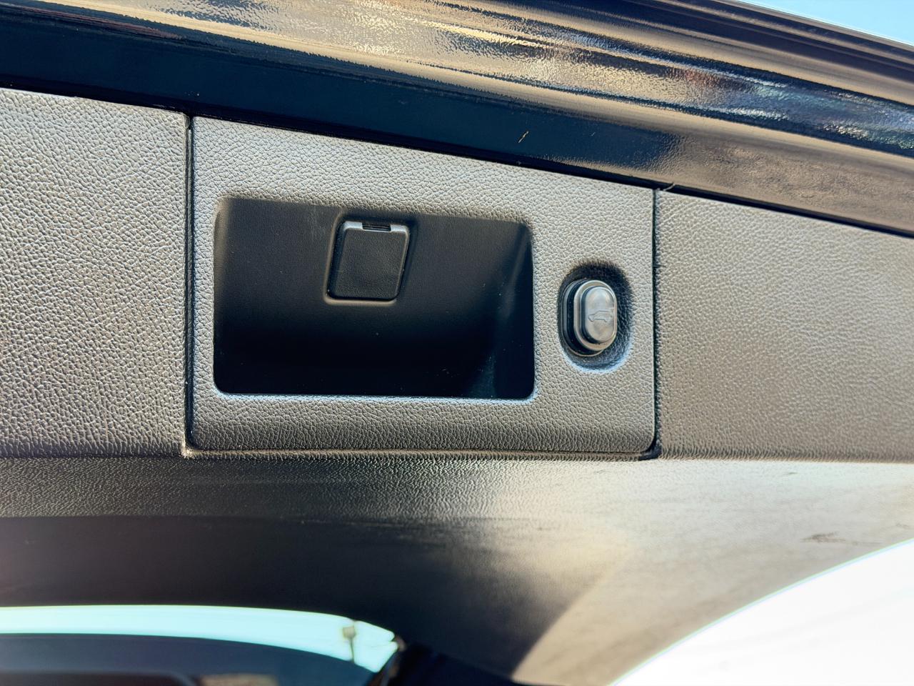 Chevrolet Suburban 4WD 4dr LT 2020