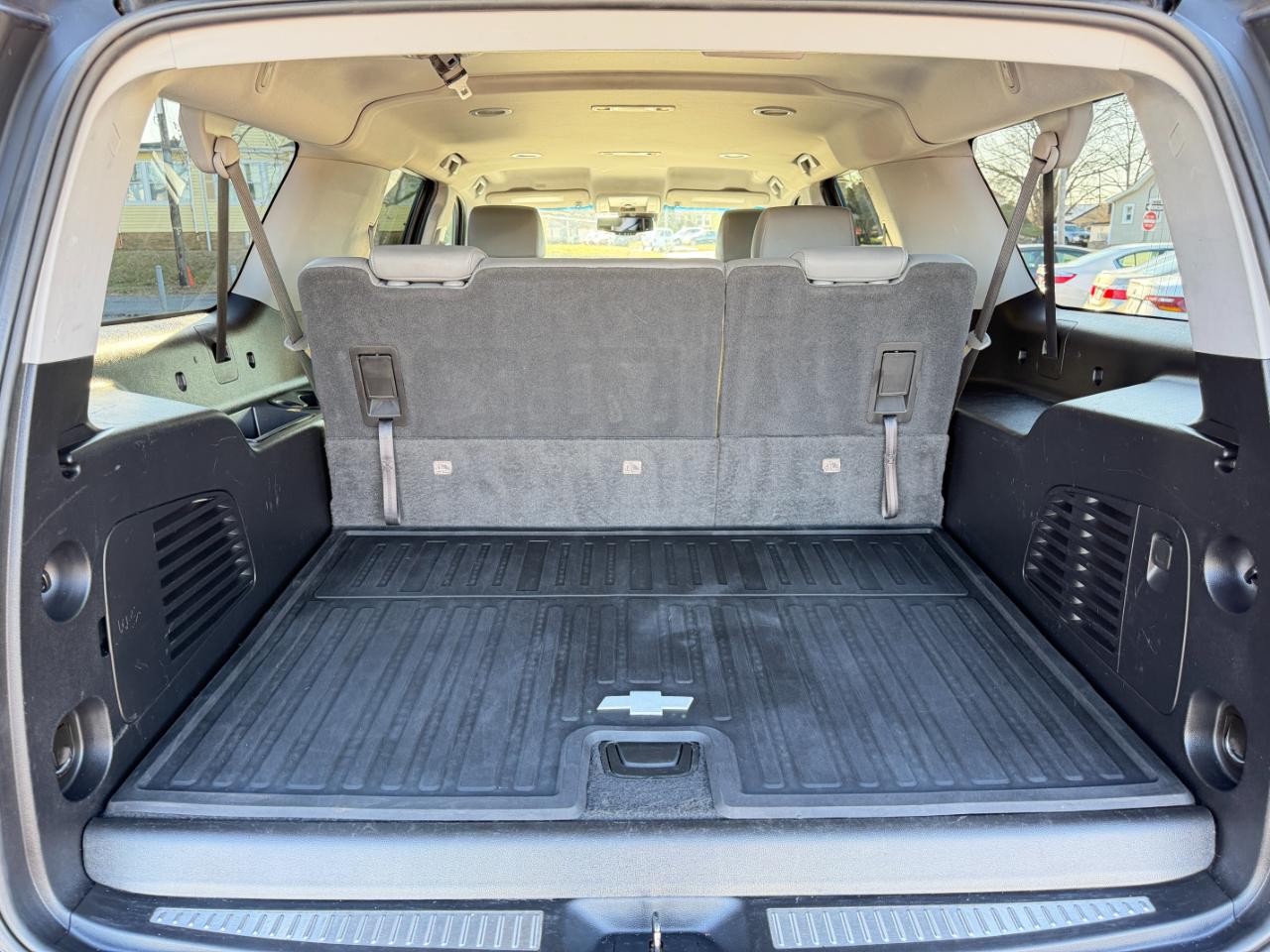 Chevrolet Suburban 4WD 4dr LT 2020