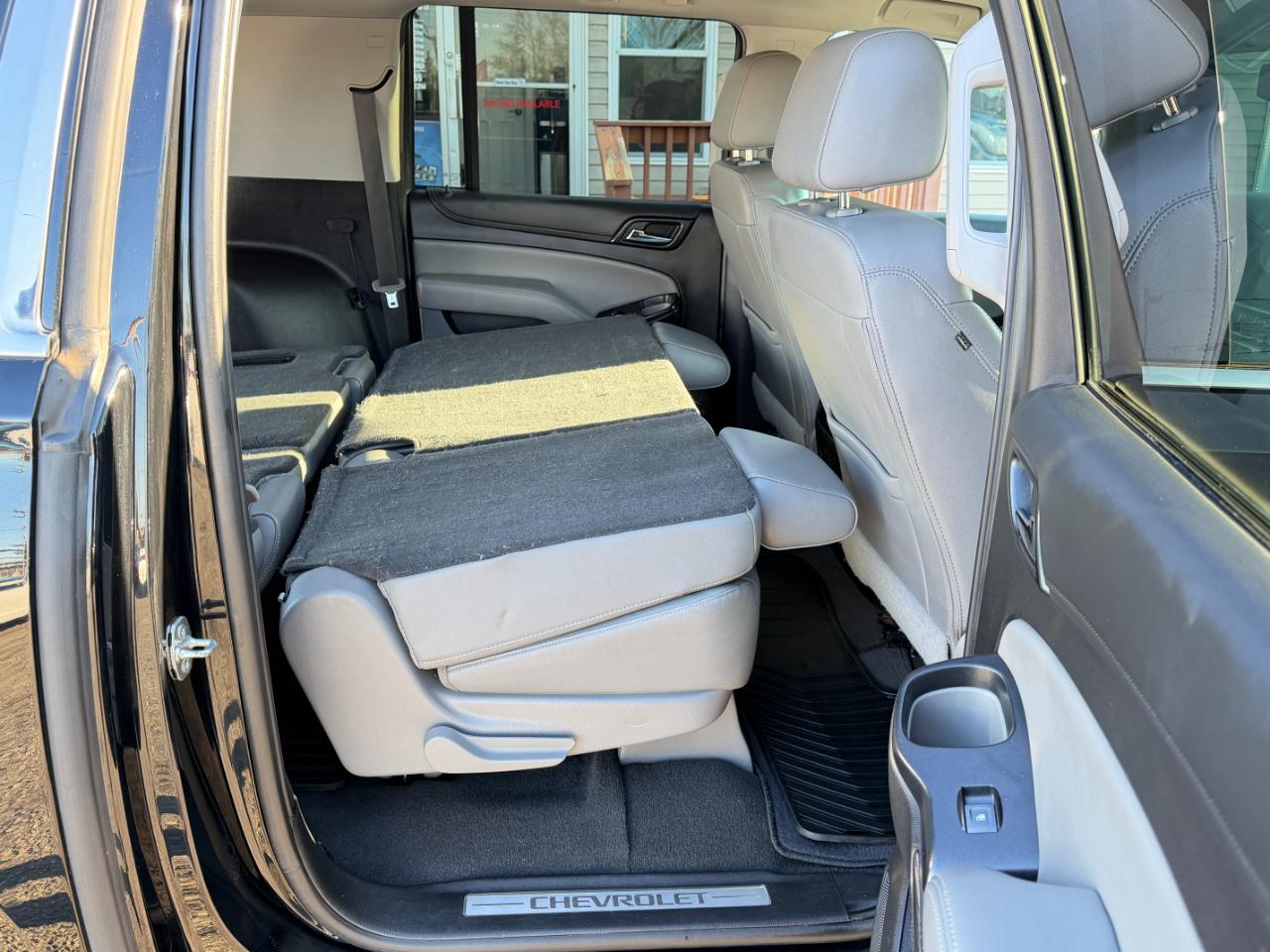 Chevrolet Suburban 4WD 4dr LT 2020