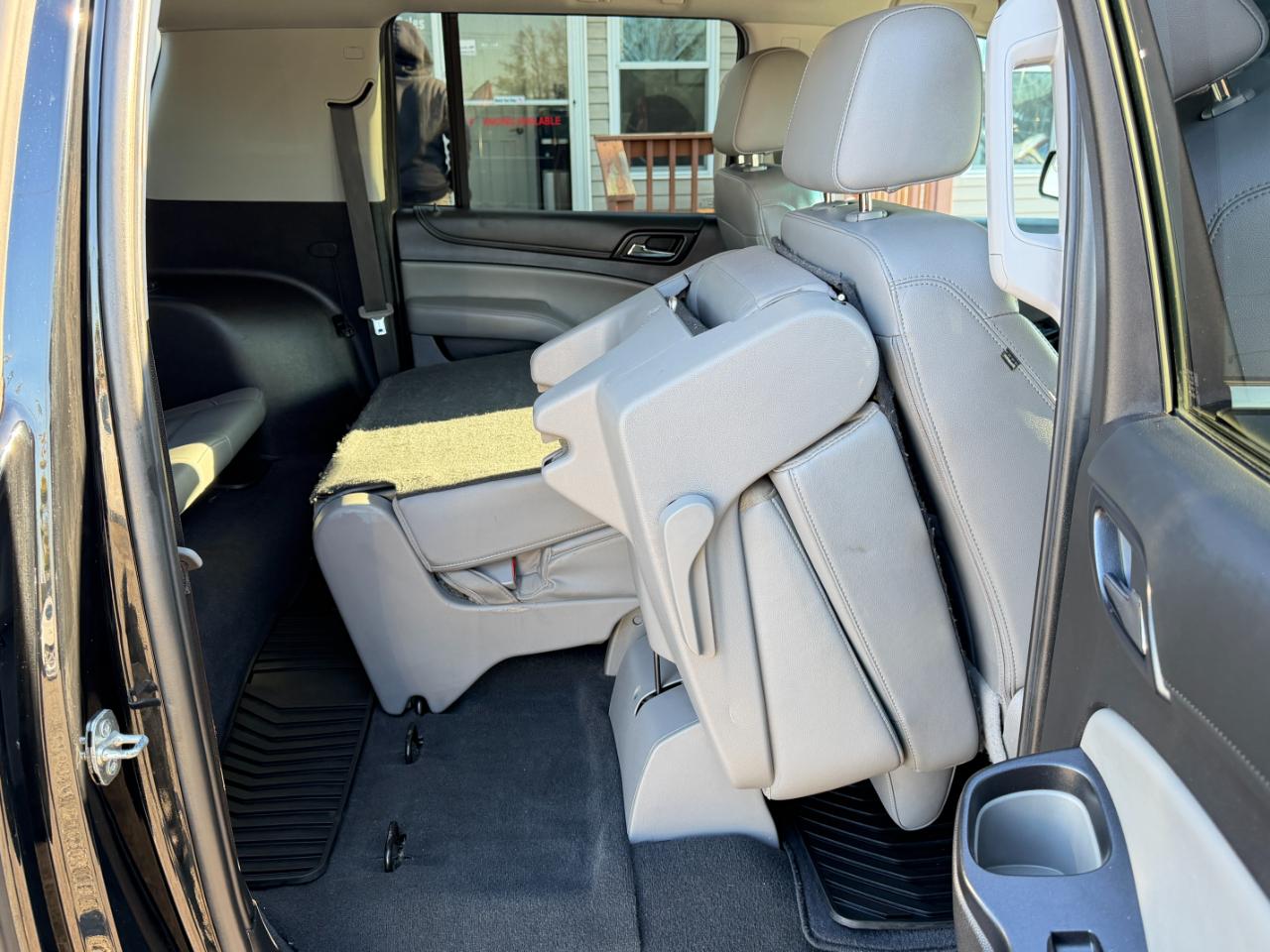 Chevrolet Suburban 4WD 4dr LT 2020