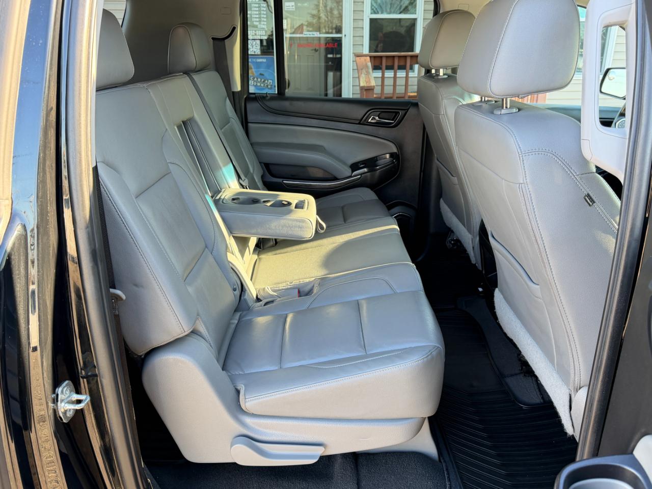 Chevrolet Suburban 4WD 4dr LT 2020