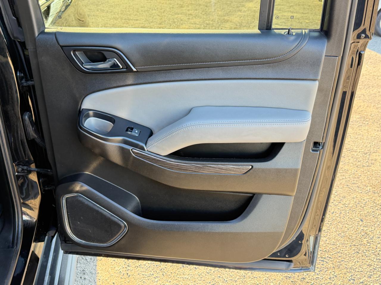 Chevrolet Suburban 4WD 4dr LT 2020