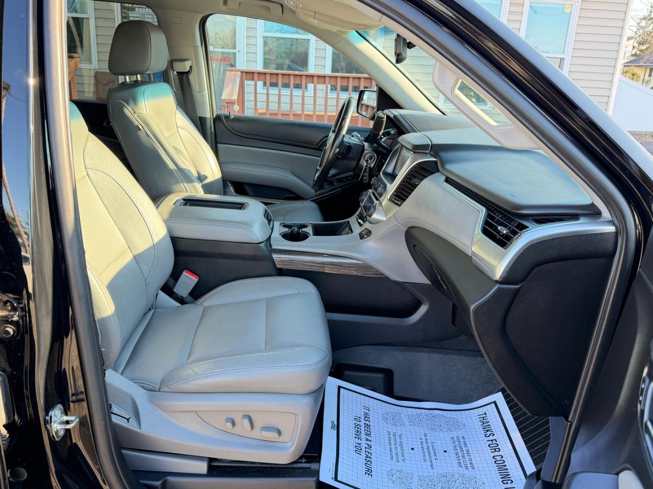 Chevrolet Suburban 4WD 4dr LT 2020