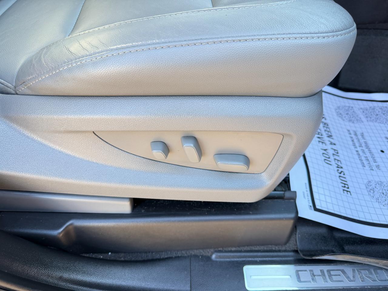 Chevrolet Suburban 4WD 4dr LT 2020