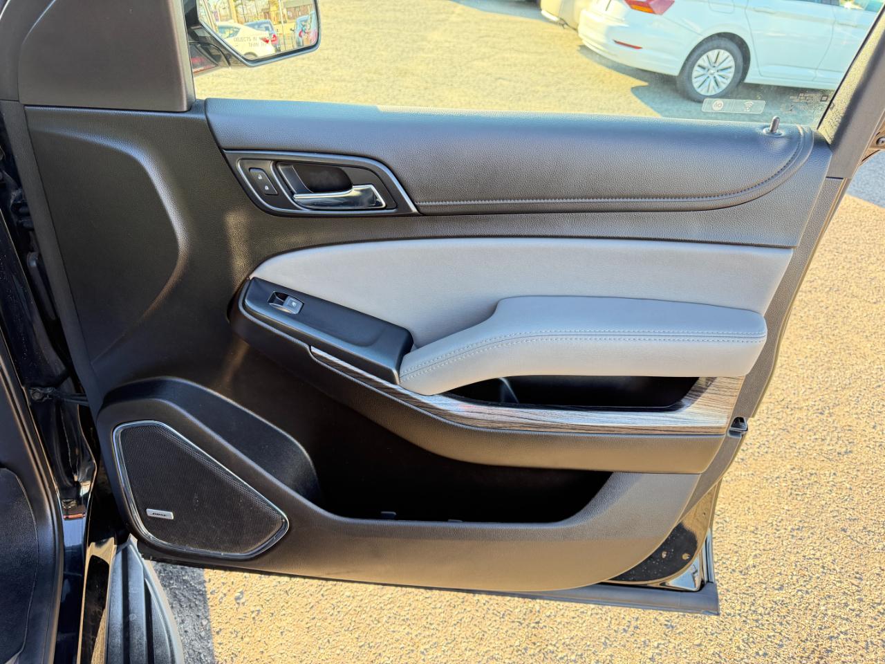 Chevrolet Suburban 4WD 4dr LT 2020