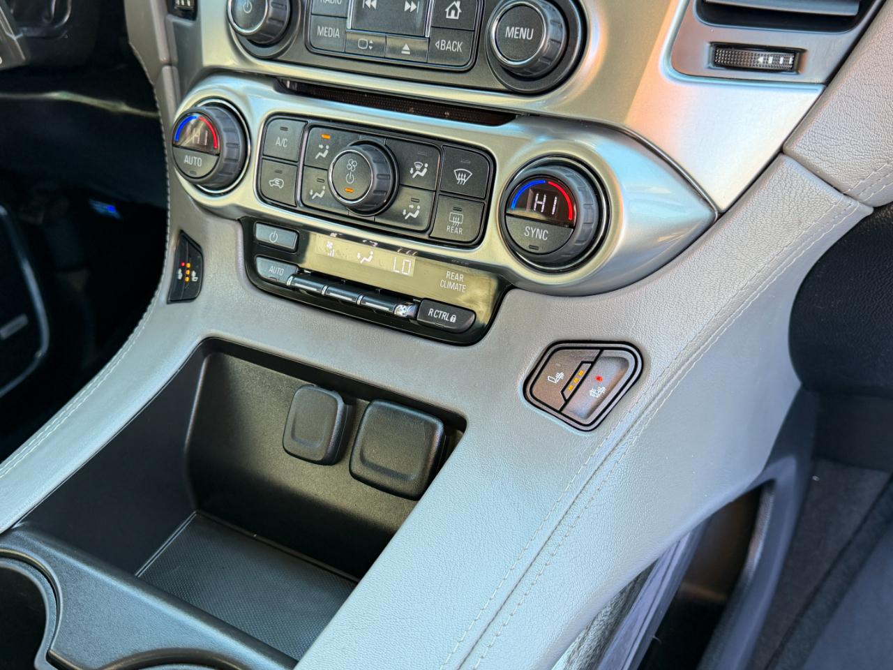 Chevrolet Suburban 4WD 4dr LT 2020