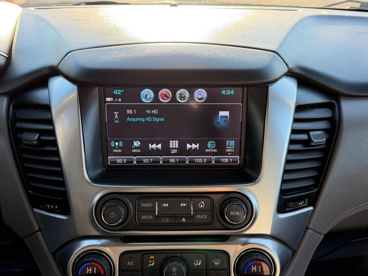 Chevrolet Suburban 4WD 4dr LT 2020