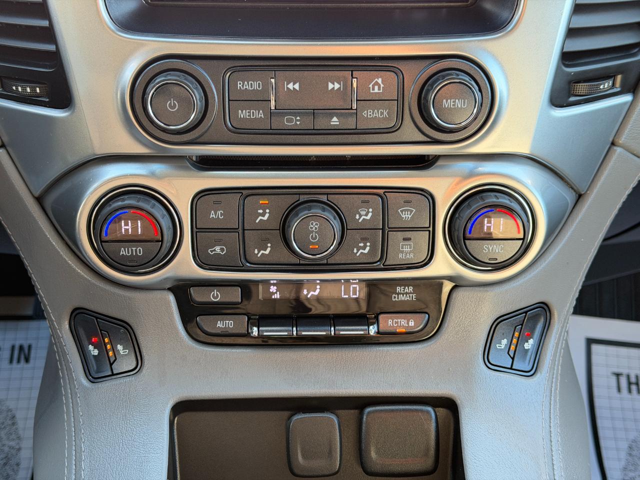 Chevrolet Suburban 4WD 4dr LT 2020