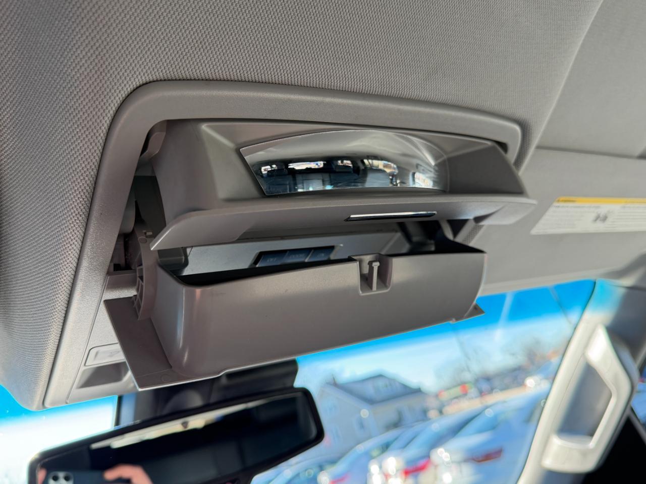 Chevrolet Suburban 4WD 4dr LT 2020