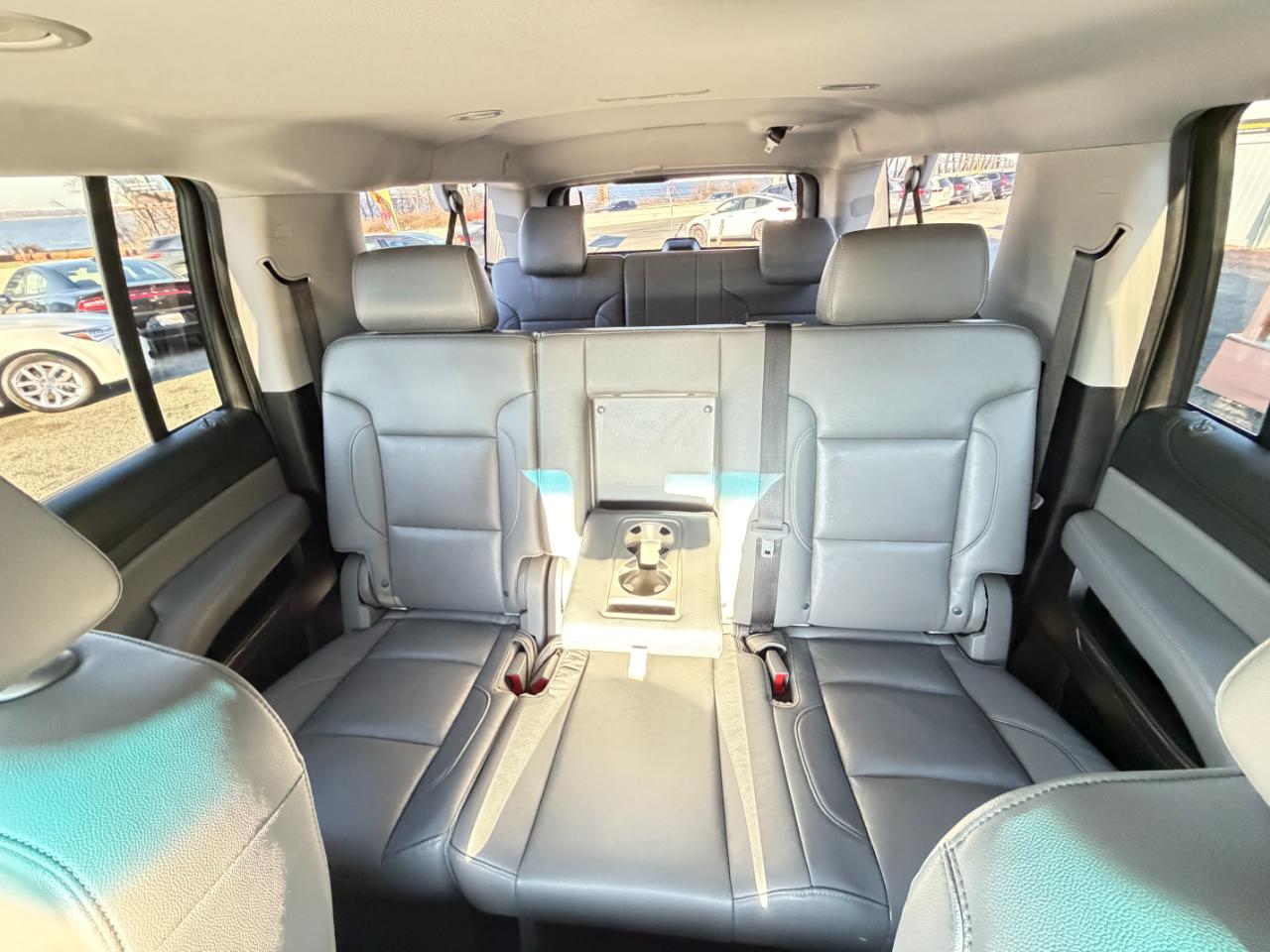 Chevrolet Suburban 4WD 4dr LT 2020