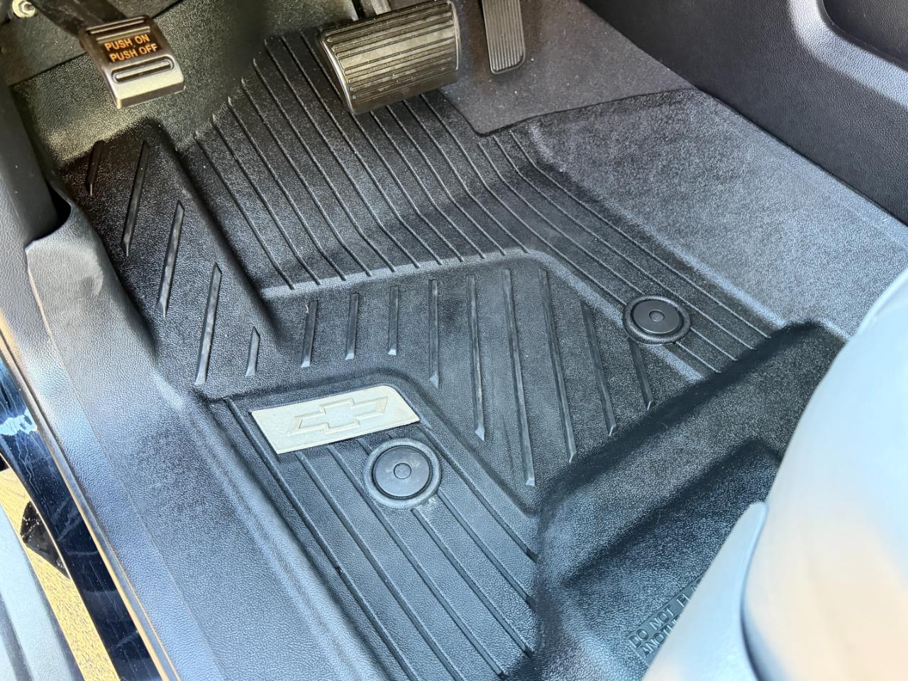 Chevrolet Suburban 4WD 4dr LT 2020