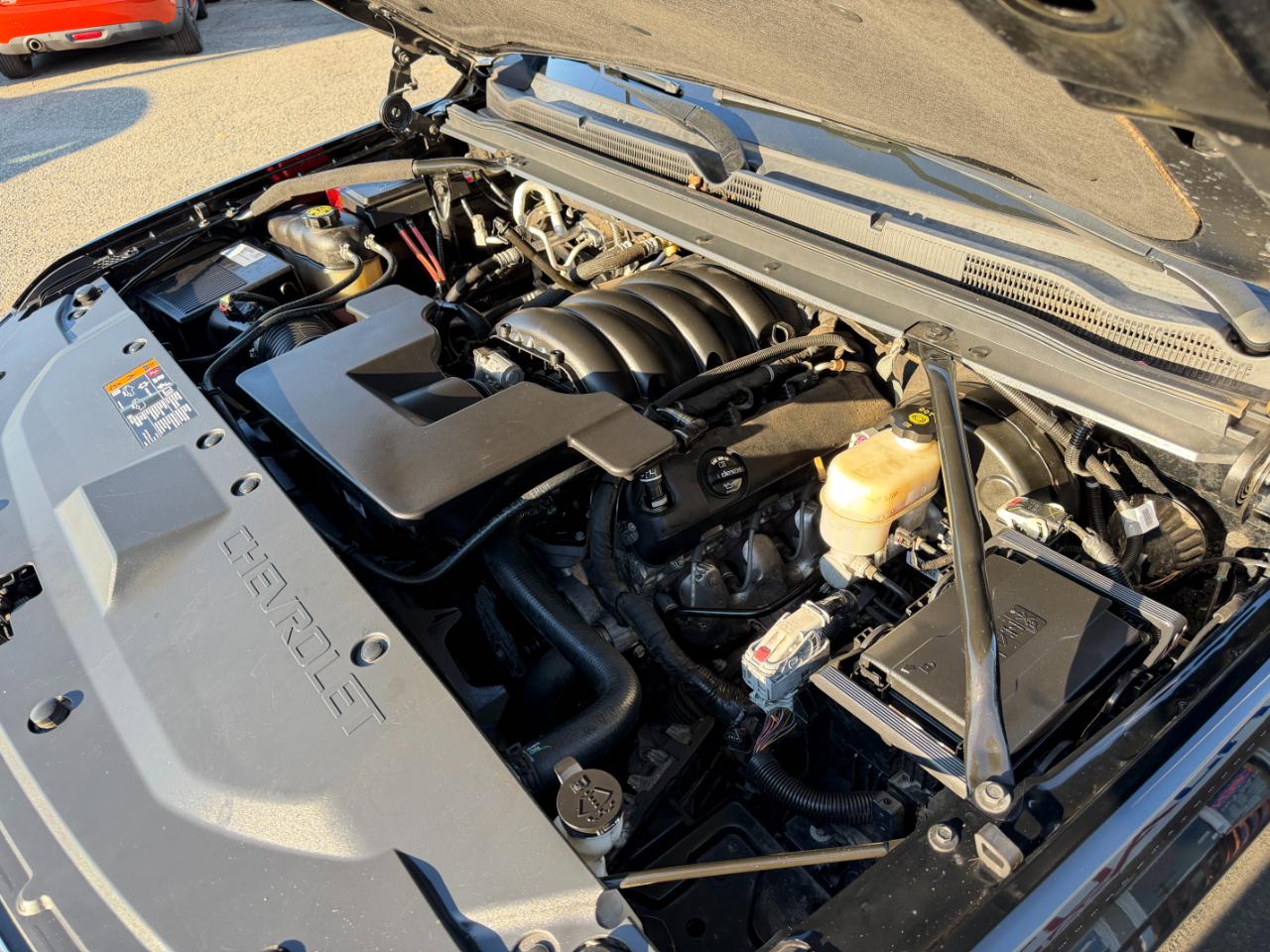 Chevrolet Suburban 4WD 4dr LT 2020