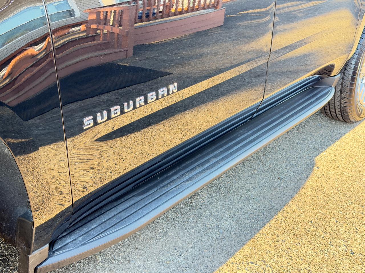 Chevrolet Suburban 4WD 4dr LT 2020