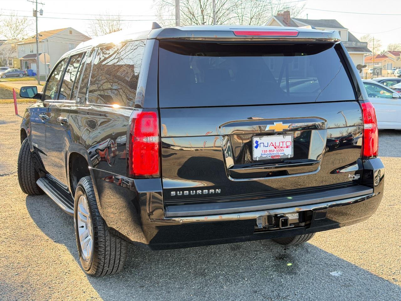 Chevrolet Suburban 4WD 4dr LT 2020