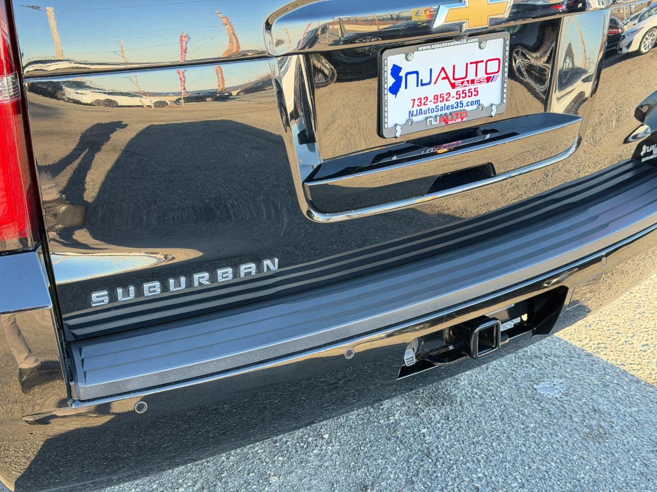 Chevrolet Suburban 4WD 4dr LT 2020