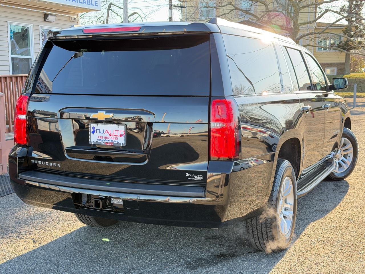 Chevrolet Suburban 4WD 4dr LT 2020