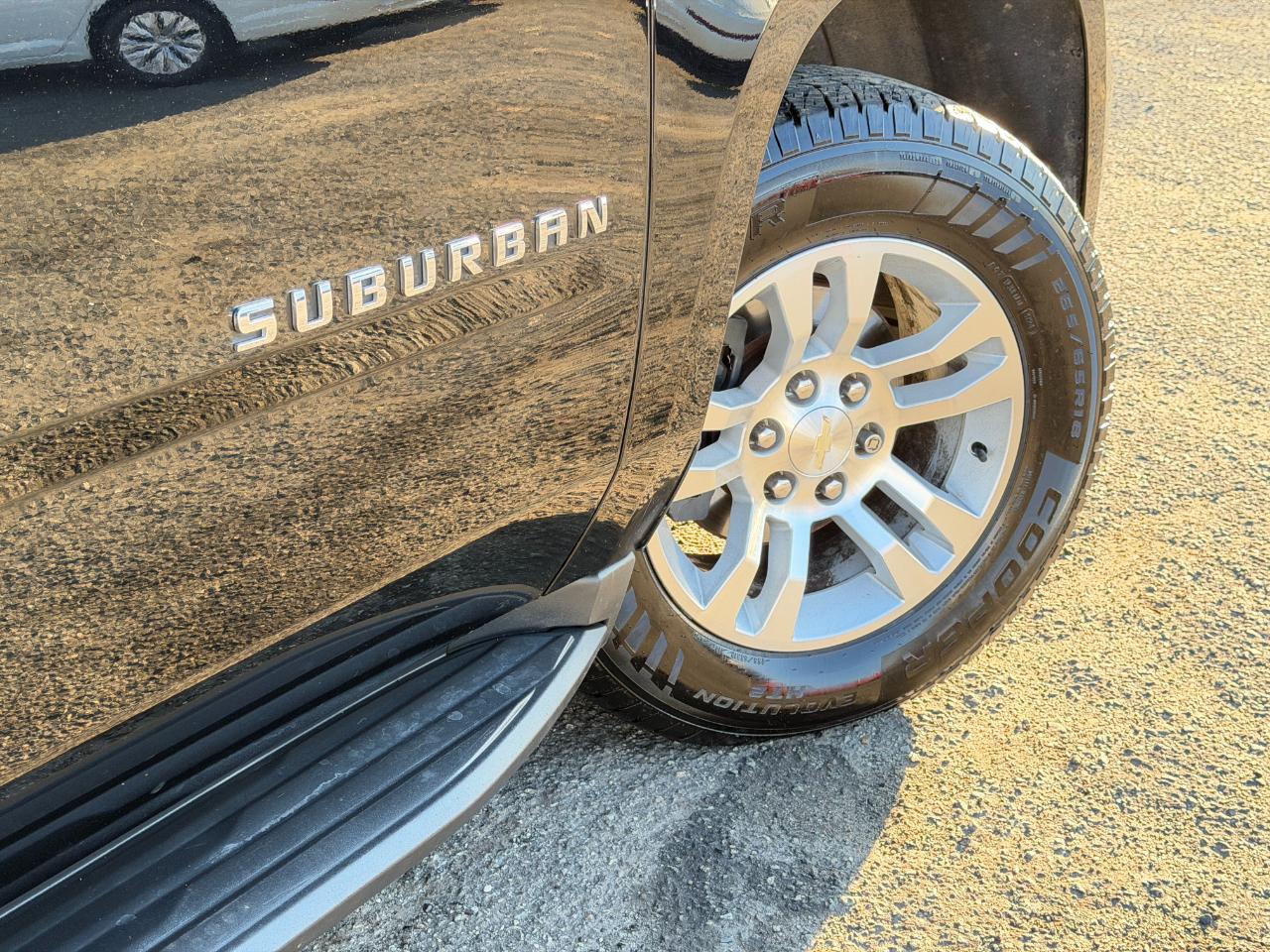 Chevrolet Suburban 4WD 4dr LT 2020