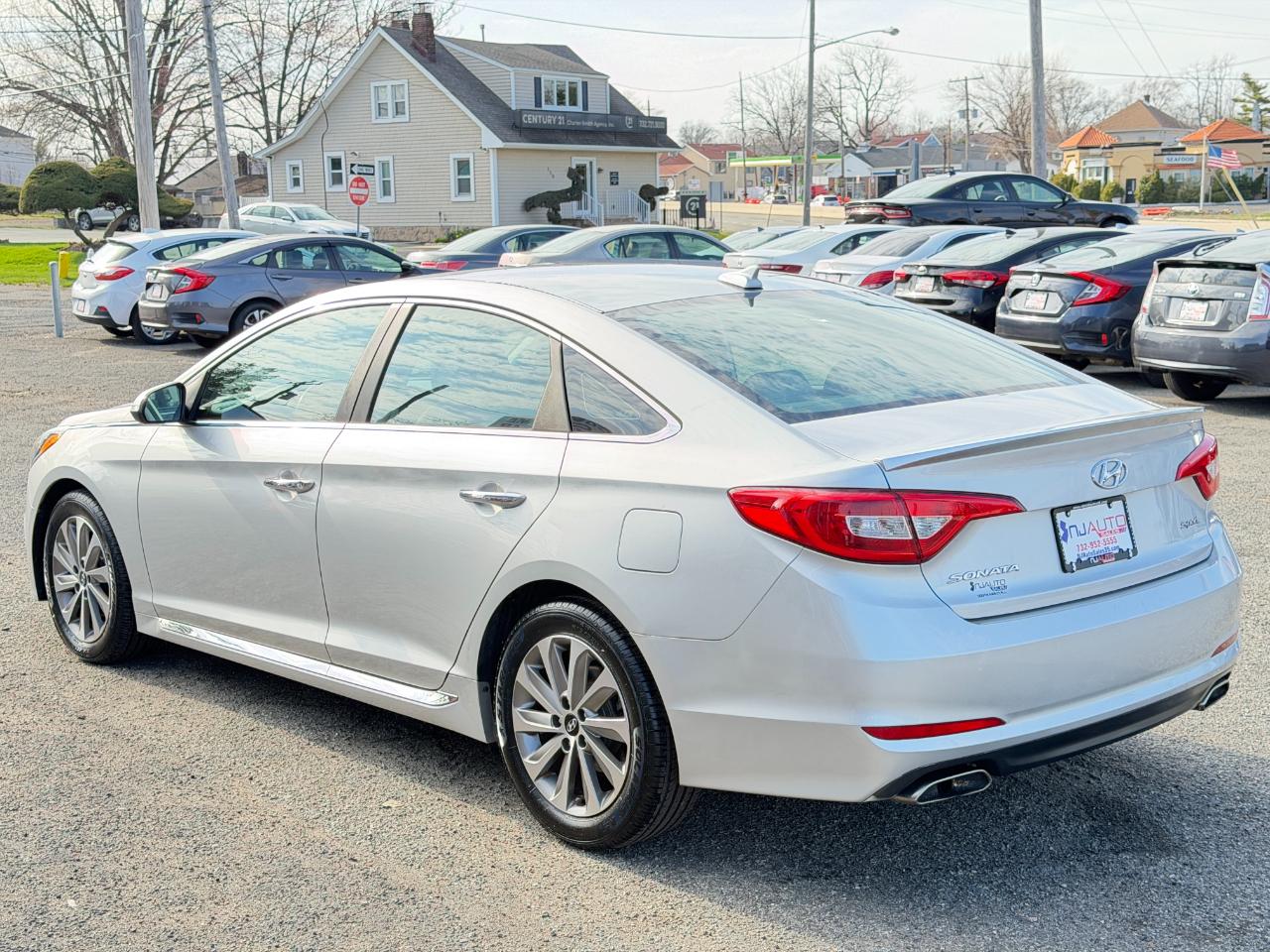 Hyundai Sonata 4dr Sdn 2.4L Sport PZEV 2015