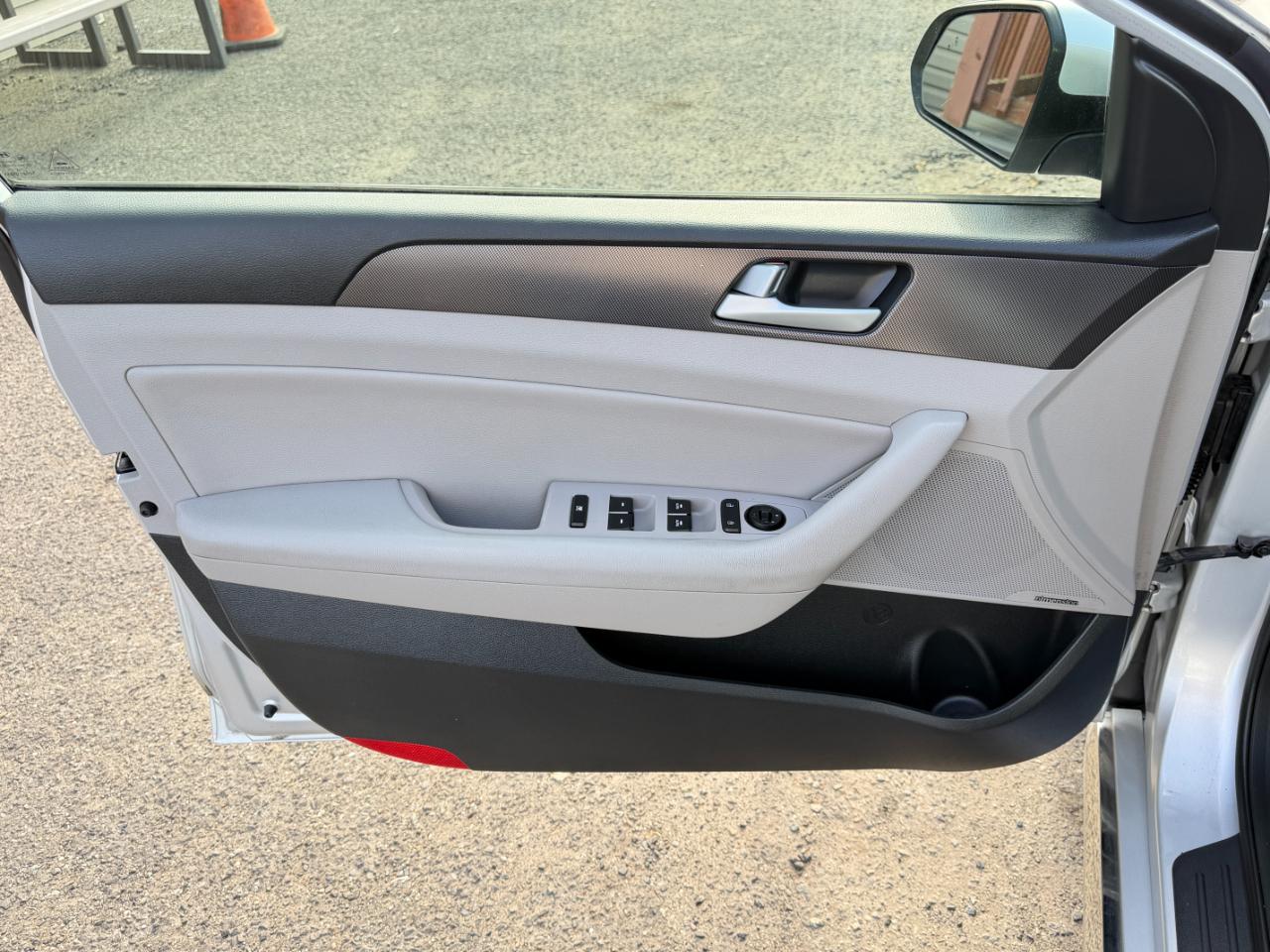 Hyundai Sonata 4dr Sdn 2.4L Sport PZEV 2015