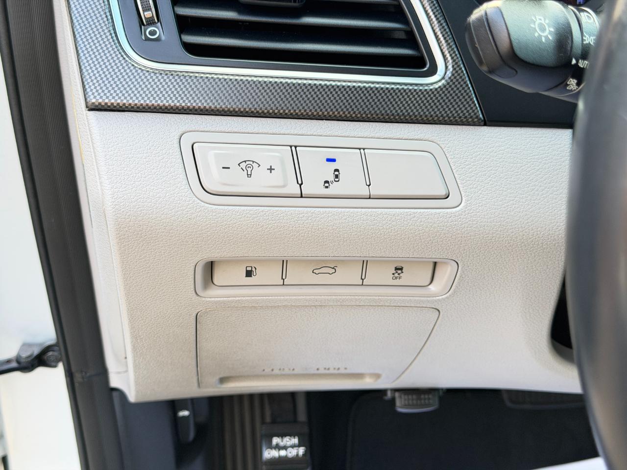 Hyundai Sonata 4dr Sdn 2.4L Sport PZEV 2015