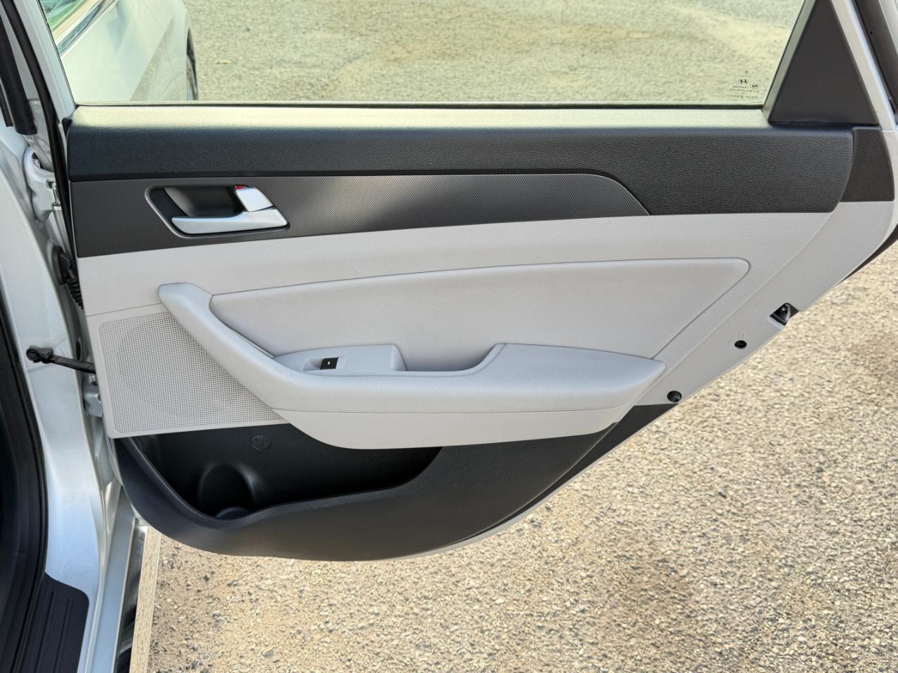 Hyundai Sonata 4dr Sdn 2.4L Sport PZEV 2015