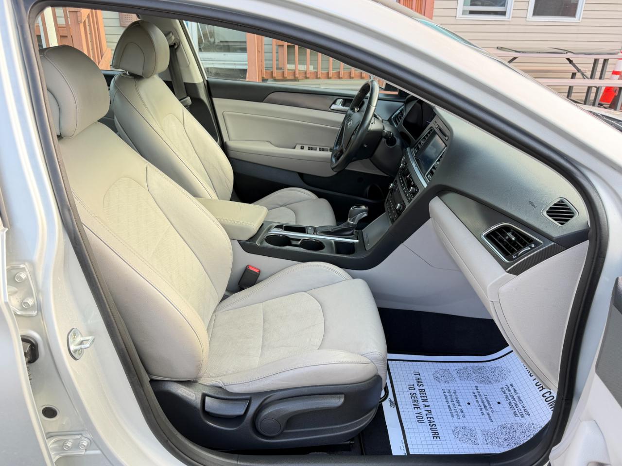 Hyundai Sonata 4dr Sdn 2.4L Sport PZEV 2015
