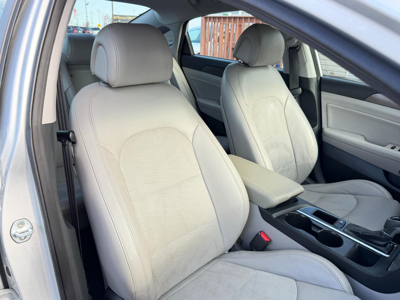 Hyundai Sonata 4dr Sdn 2.4L Sport PZEV 2015