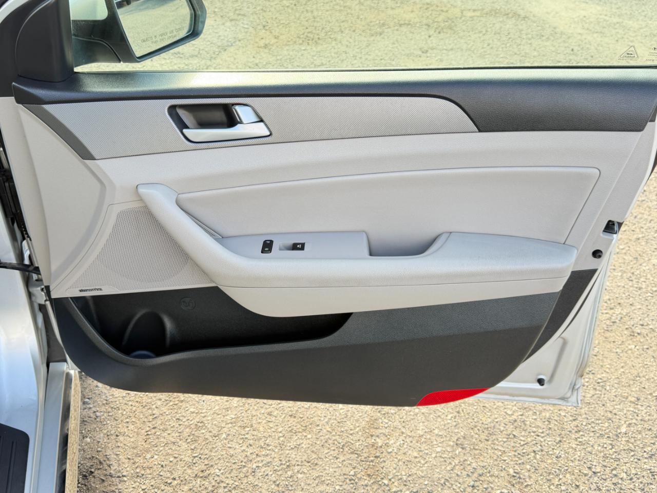 Hyundai Sonata 4dr Sdn 2.4L Sport PZEV 2015