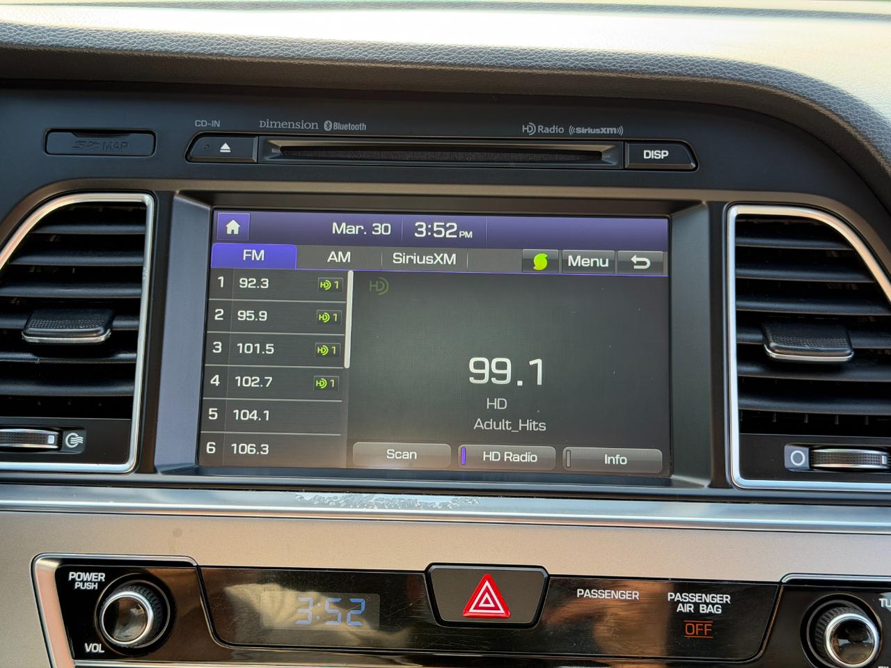 Hyundai Sonata 4dr Sdn 2.4L Sport PZEV 2015