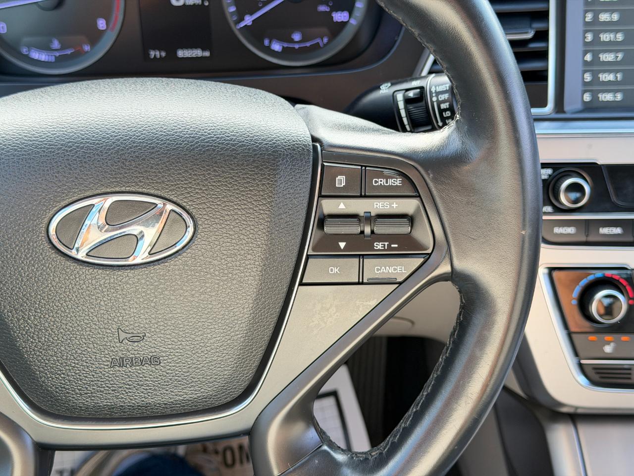 Hyundai Sonata 4dr Sdn 2.4L Sport PZEV 2015