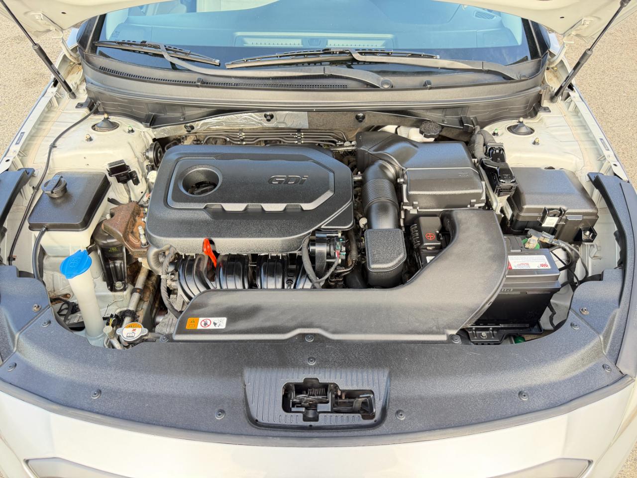 Hyundai Sonata 4dr Sdn 2.4L Sport PZEV 2015