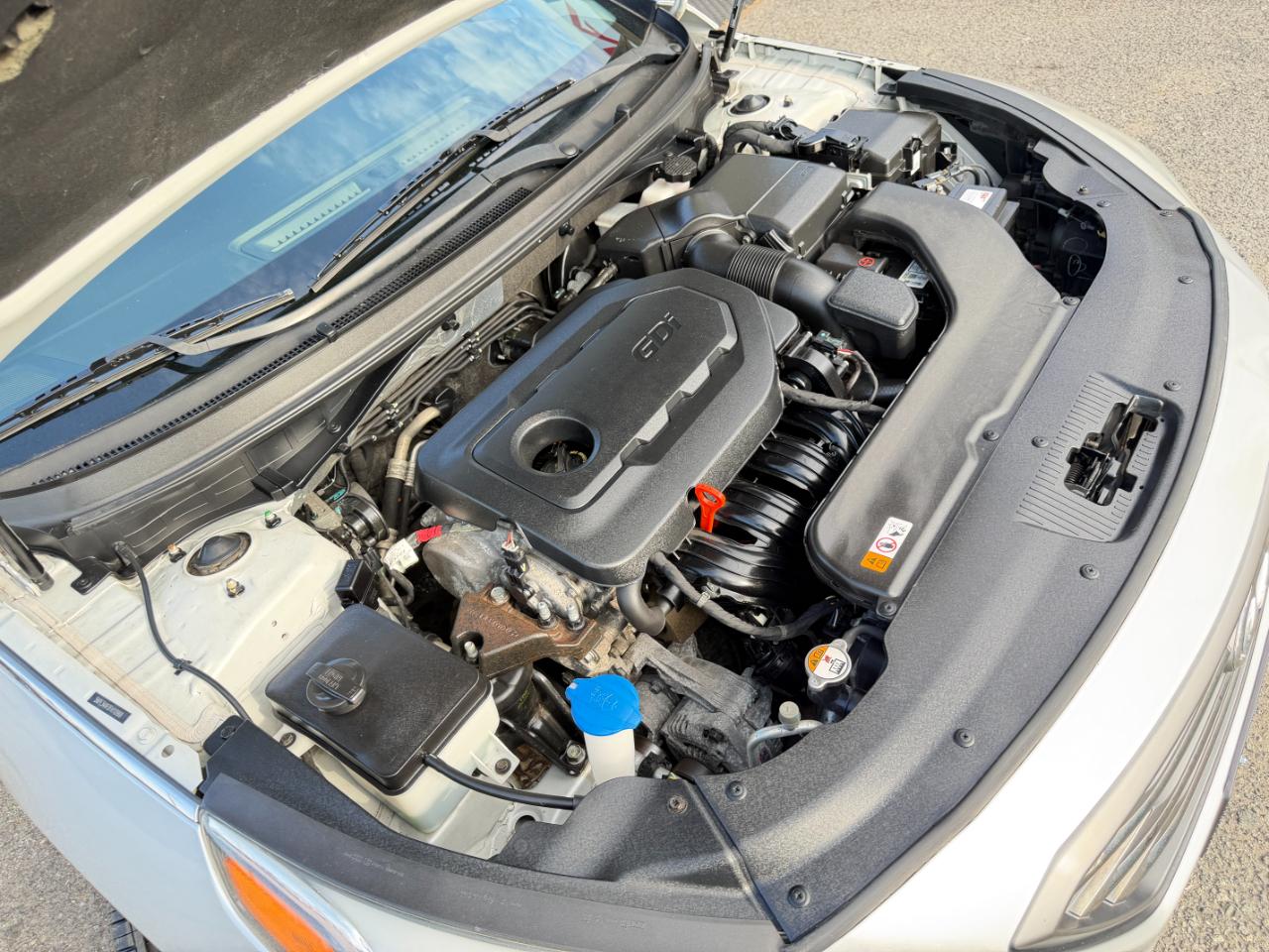 Hyundai Sonata 4dr Sdn 2.4L Sport PZEV 2015