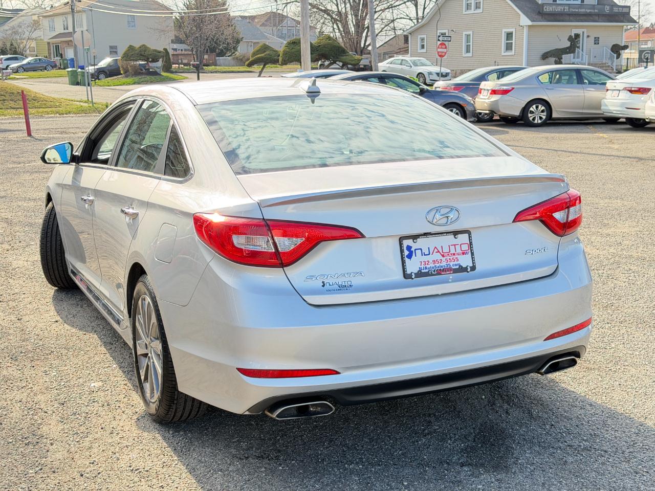 Hyundai Sonata 4dr Sdn 2.4L Sport PZEV 2015