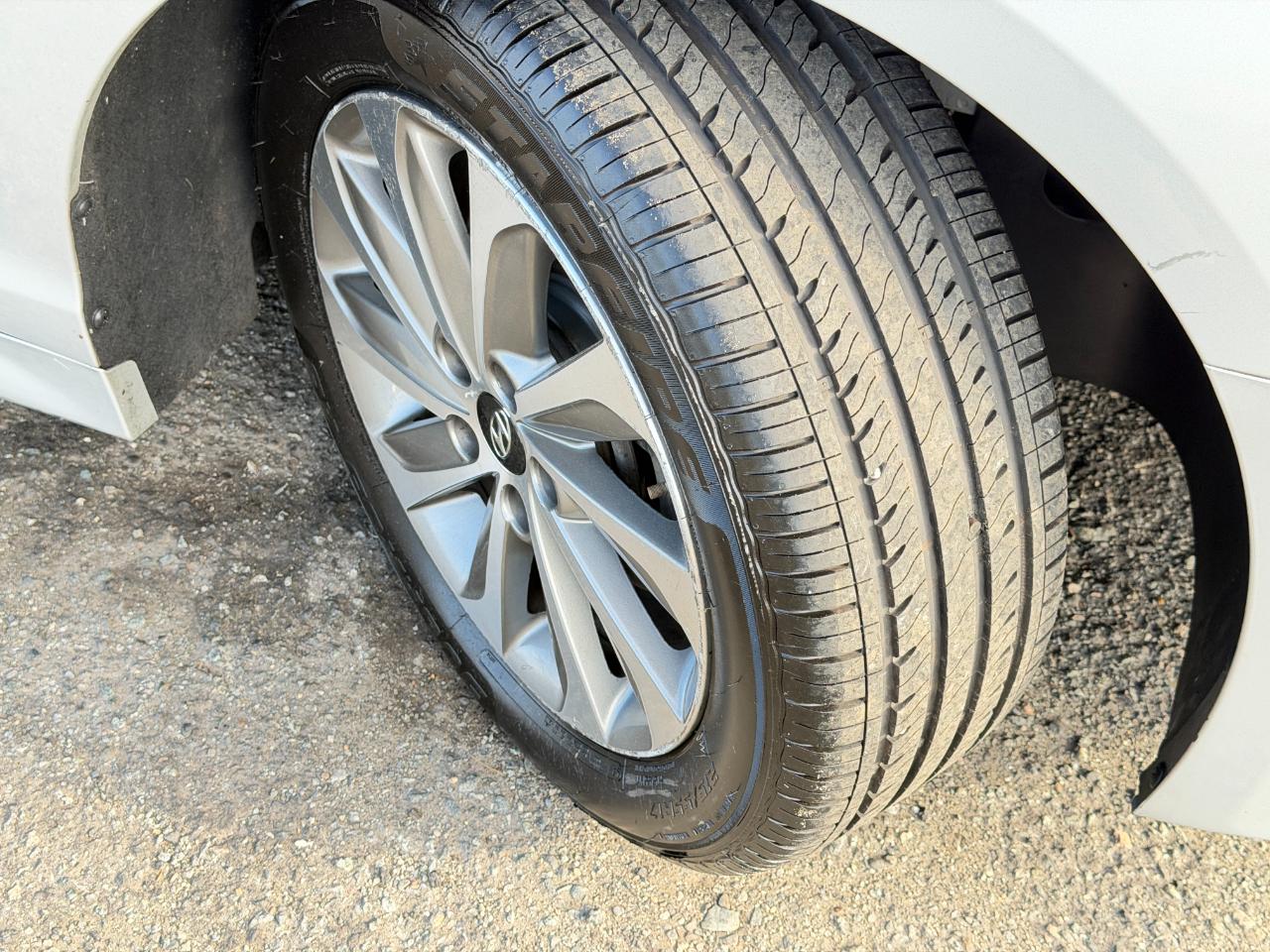 Hyundai Sonata 4dr Sdn 2.4L Sport PZEV 2015