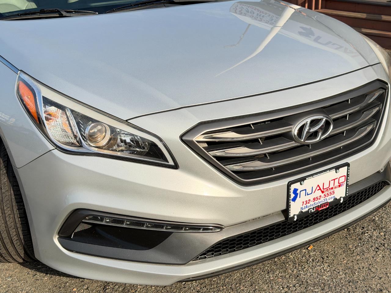 Hyundai Sonata 4dr Sdn 2.4L Sport PZEV 2015