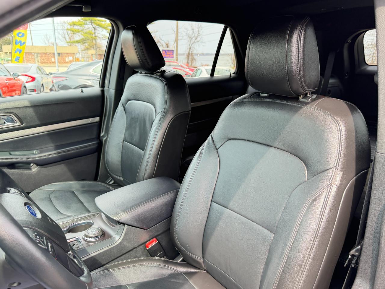 Ford Explorer XLT 4WD 2018
