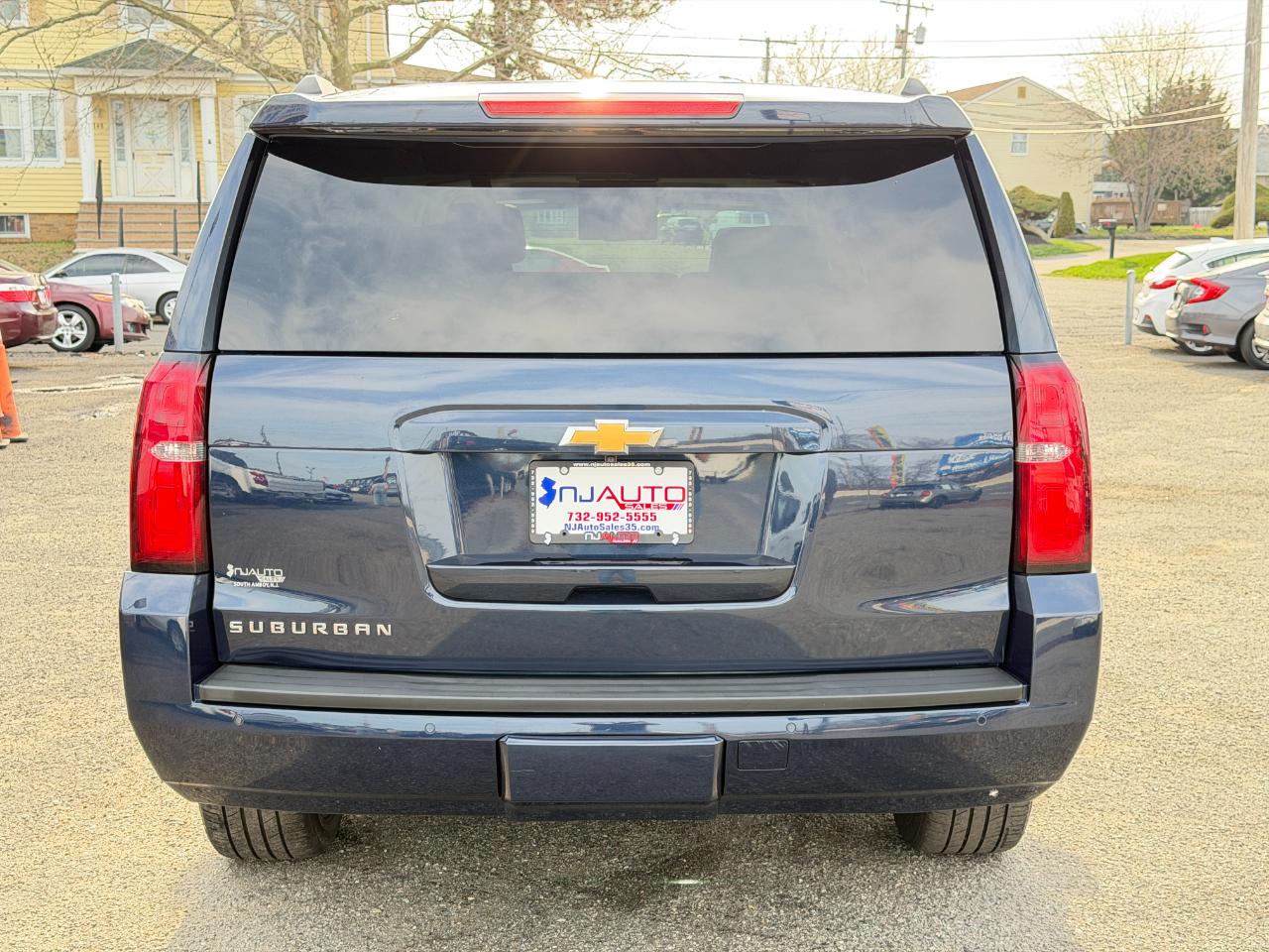 Chevrolet Suburban 4WD 4dr 1500 LT 2018