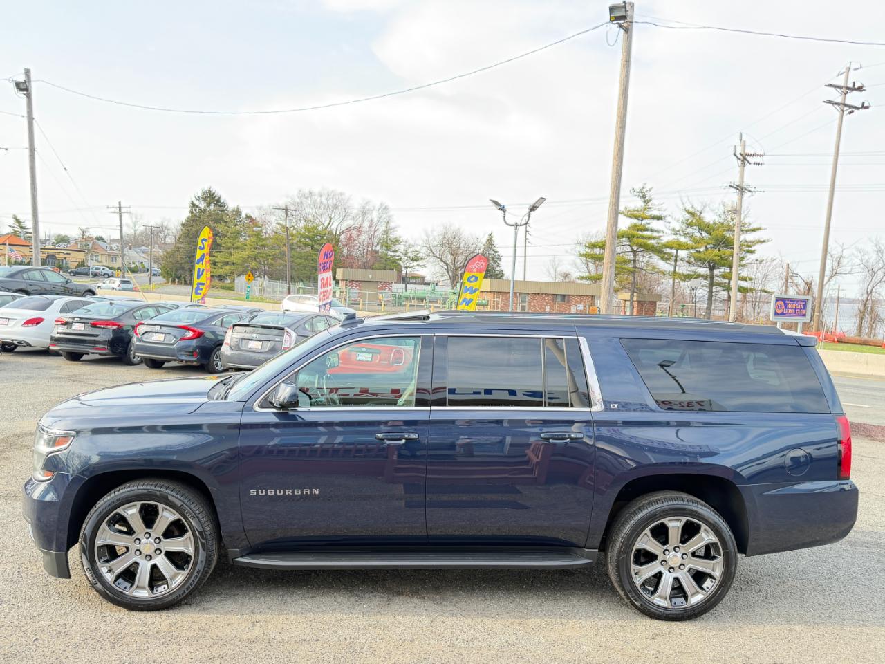 Chevrolet Suburban 4WD 4dr 1500 LT 2018